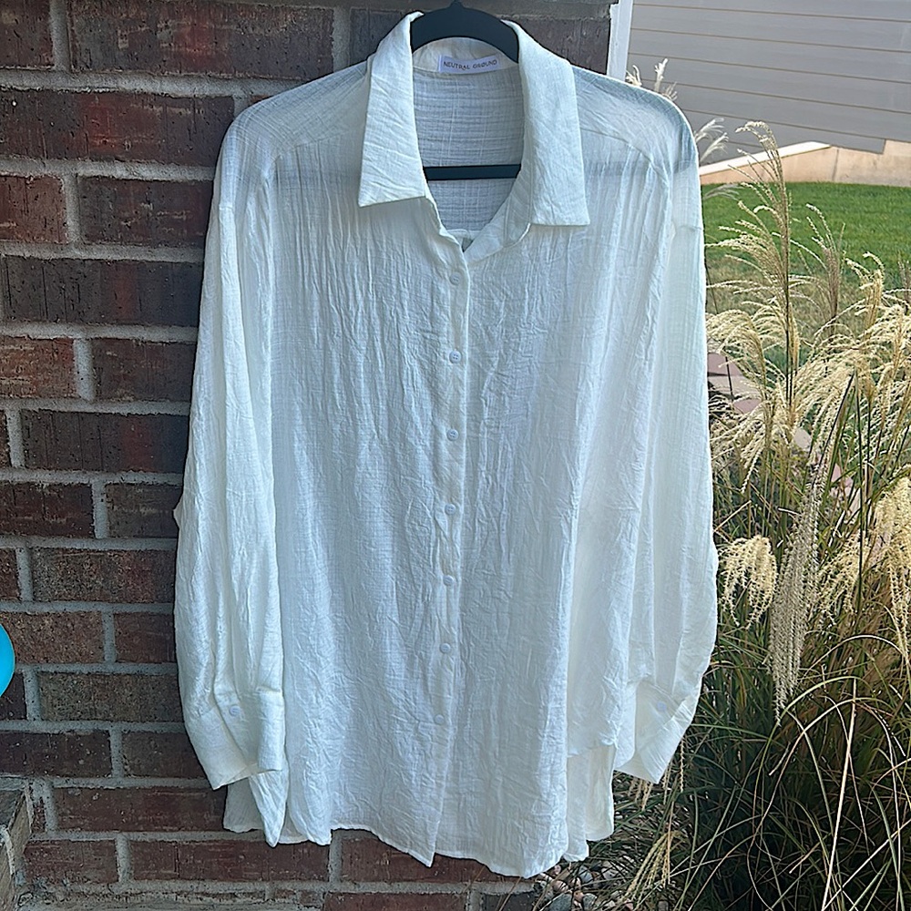 NEUTRAL GROUND Women’s L Oversized Cotton/Poly Semi Sheer White Blouse